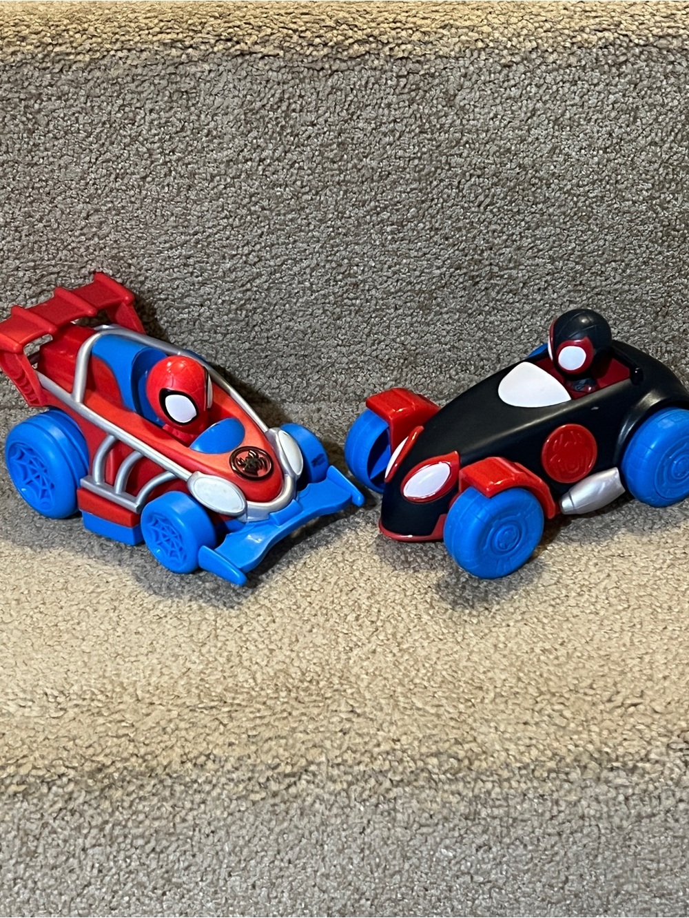 2 Spidey and His Amazing Friends Webbed Wheelies Spiderman Pull Back Car Marvel